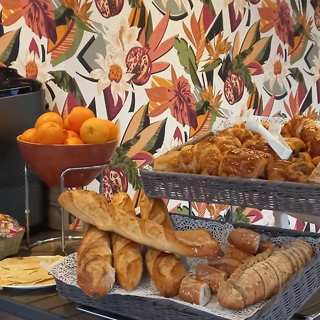 Hotel Restaurant De La Poste Saint-Just-en-Chevalet Экстерьер фото