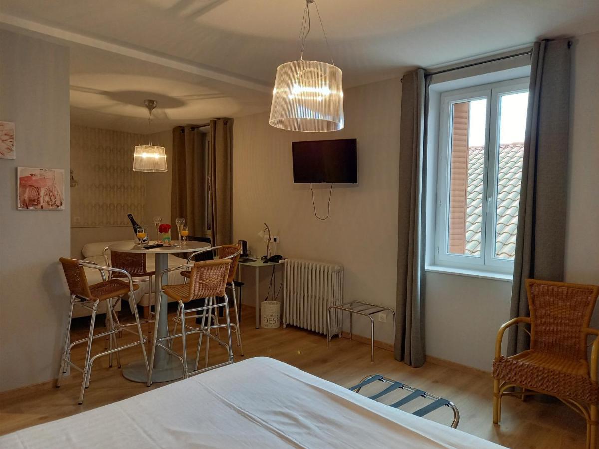 Hotel Restaurant De La Poste Saint-Just-en-Chevalet Экстерьер фото