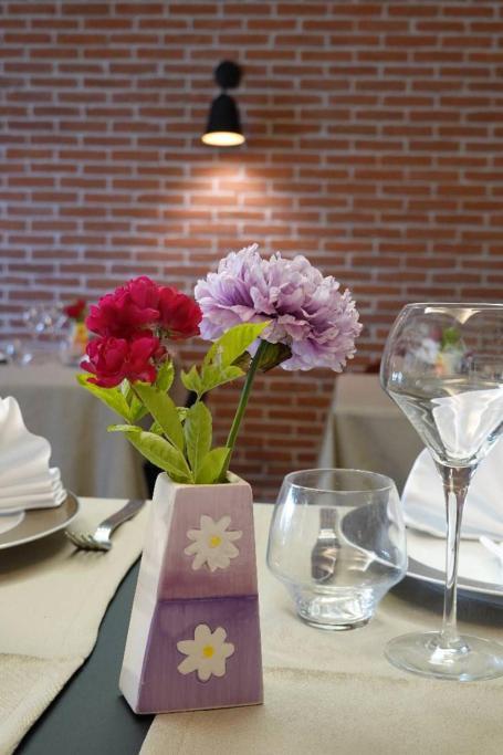 Hotel Restaurant De La Poste Saint-Just-en-Chevalet Экстерьер фото
